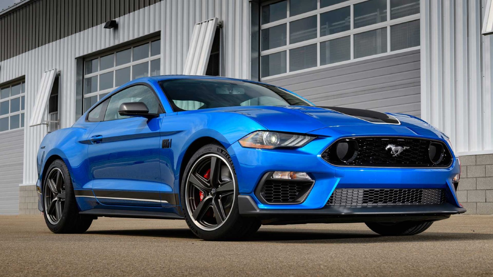 Ford Mustang: Παραμένει «ζωντανή» για μία ακόμη γενιά